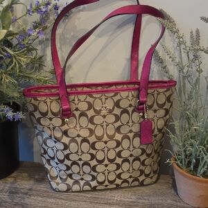 Coach Magenta Crossgrain Trim &Signature Jacquard Tote Excellent Condition